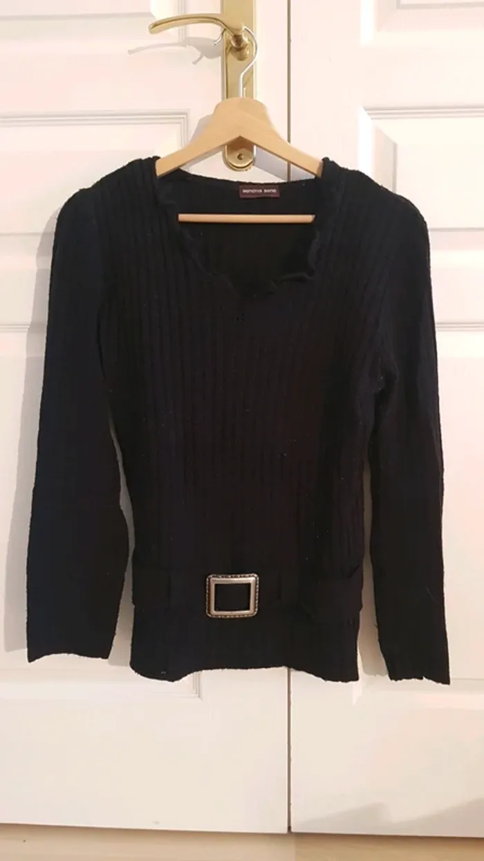Pull noir taille 3