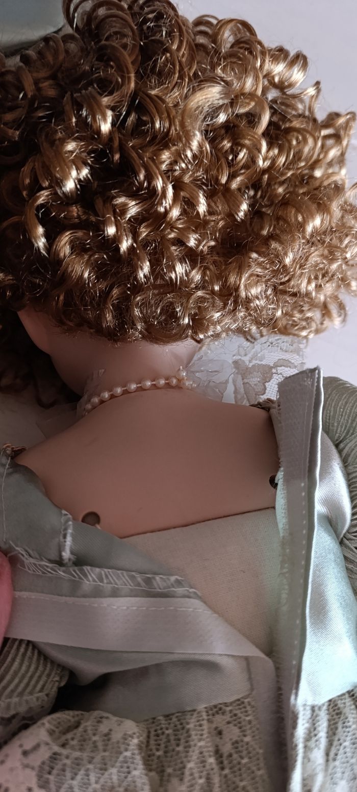 Poupée de Collection en Porcelaine Neuve - photo numéro 7