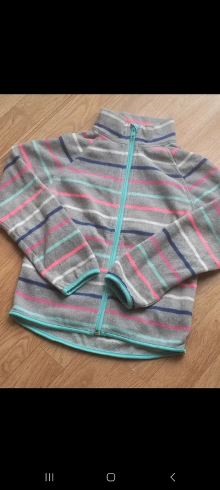 Lot vêtements 6ans fille thsirt,pull,veste - photo numéro 3