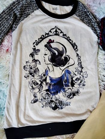 blanche neige  sweat Disney Disneyland Paris 