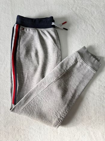 Pantalon de sport jogging coton gris Tommy Hilfiger taille L enfant ( 16-18 ) en très bon état