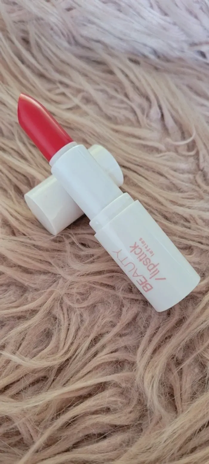 Rouge à lèvres rouge