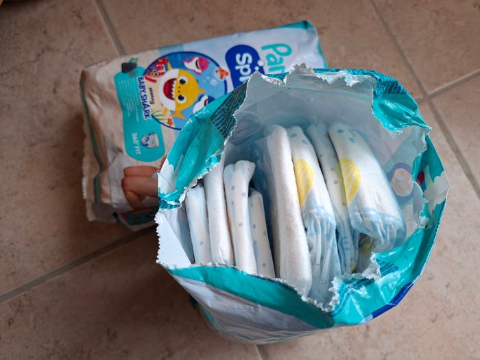 Pampers Splashersb Taille 3-4 et 4-5 - photo numéro 2