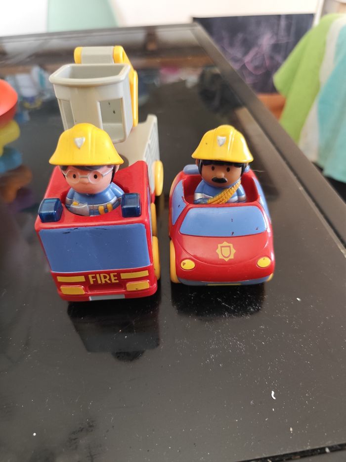 Lot véhicules papiers