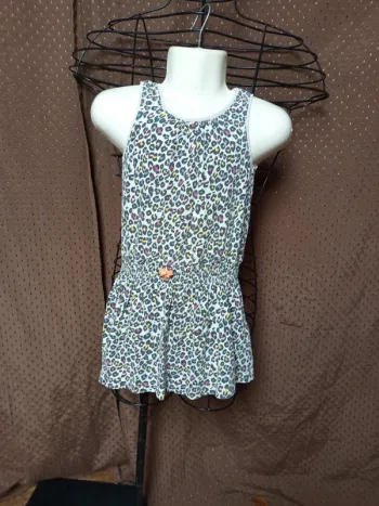 Robe sans manche imprimé léopard taille 4ans