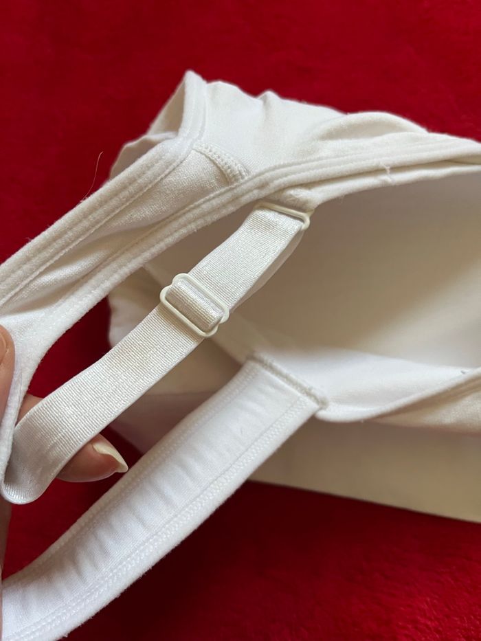 Lot 2 brassières Taille 36 Neuf - photo numéro 5