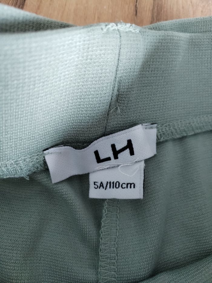 Pantalon 5 ans neuf - photo numéro 4