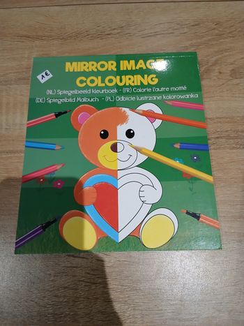Cahier de coloriage miroir ourson