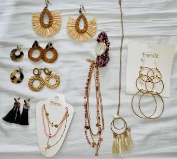 Lot bijoux fantaisie