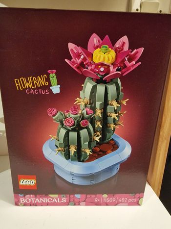 Lego botanical cactus 