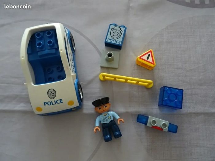 Lego Duplo
 Voiture de Police - photo numéro 3