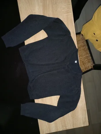 Gilet noir 6/8 ans