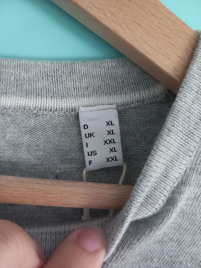Pull léger rayé gris - photo numéro 4
