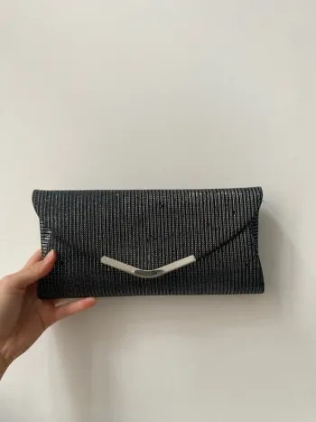 pochette noir et pailleté