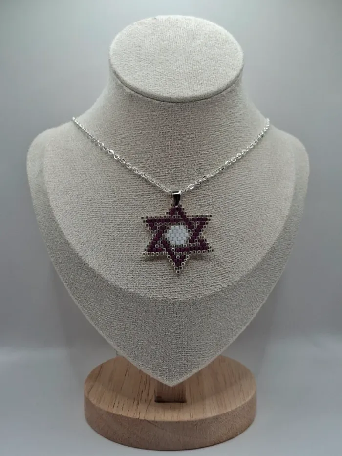 collier étoile violette