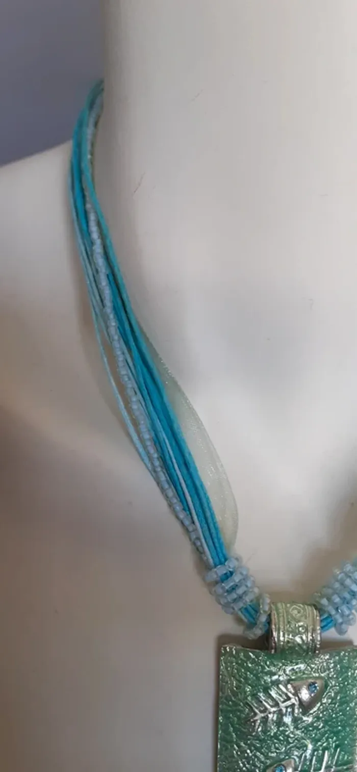 Joli collier bleu et vert. - photo numéro 4