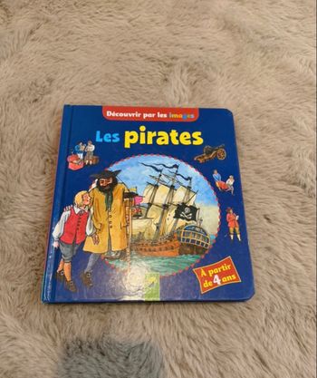 Livre cartonné enfant sur les pirates