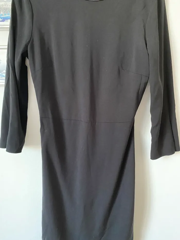 Robe noire - photo numéro 2