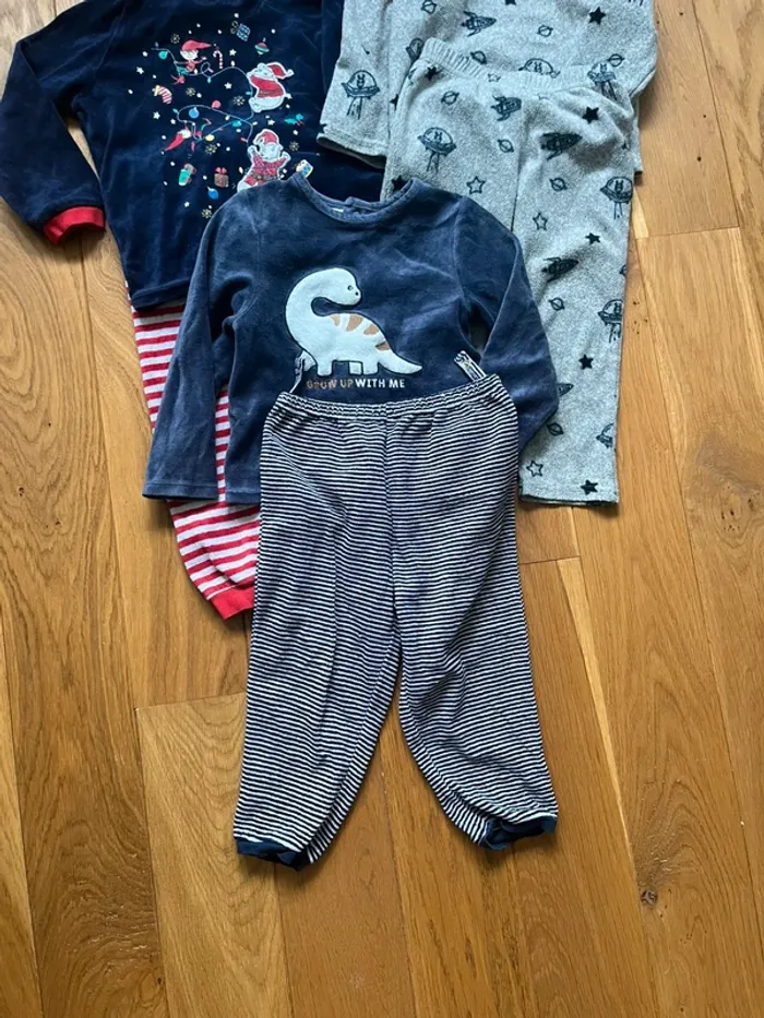 Lot 3 pyjamas hiver 3 ans - photo numéro 2