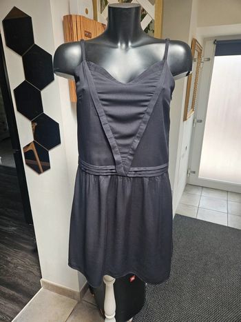 Naf naf robe noir légère taille 40