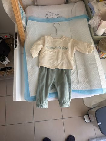 À vendre ensemble neuf cause doublon