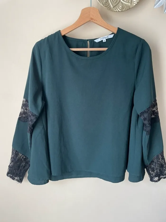 Blouse vert dentelle