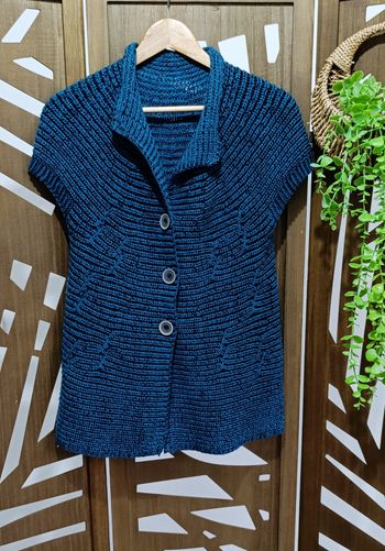 Gilet sans manches vintage tricoté main bleu canard taille 38