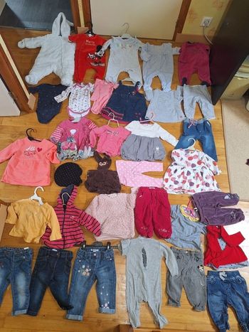 Lot 2 vêtements hiver bébé fille 6 mois