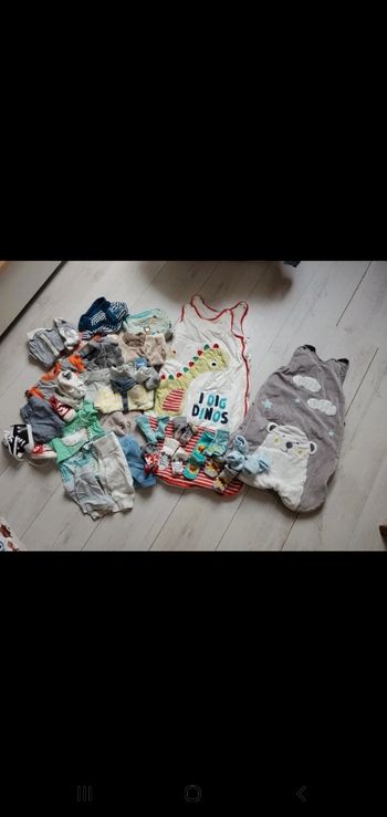 Lot 1 mois garçon avec 2 gigoteuses