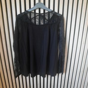Haut  blouse chic noir et dentelle  T 40
