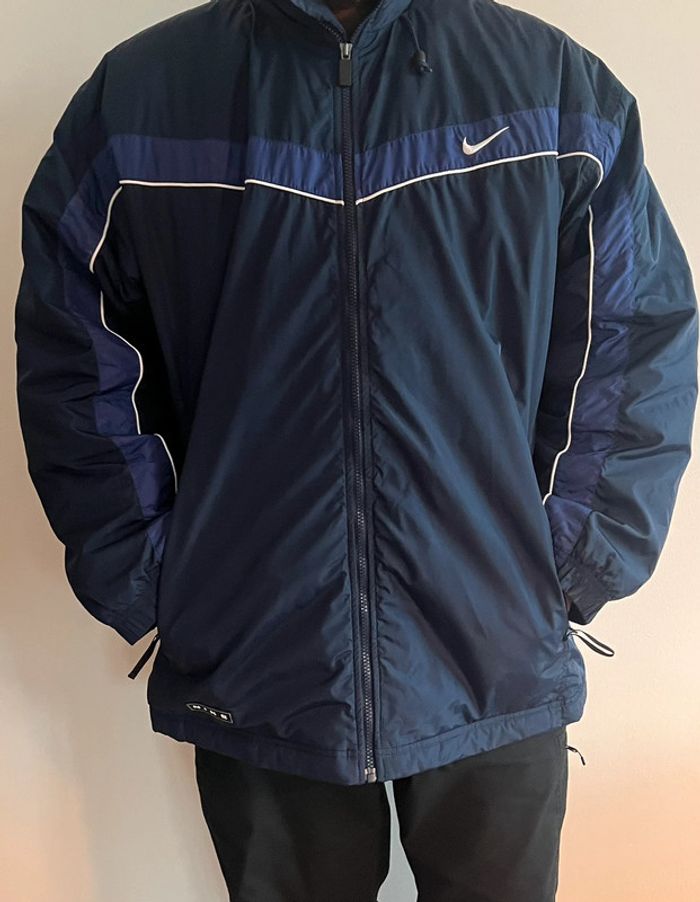 Magnifique manteau / veste Nike vintage taille XL couleur bleu marine