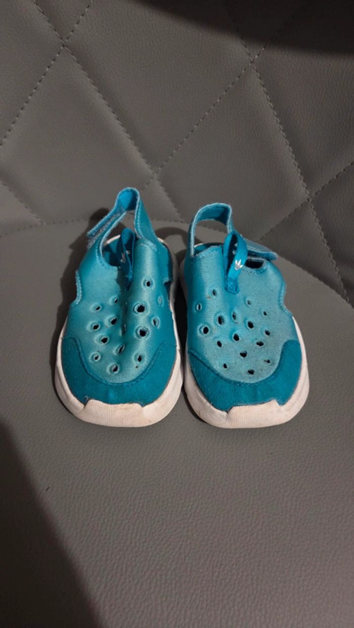 Nu-pieds Adidas T.23