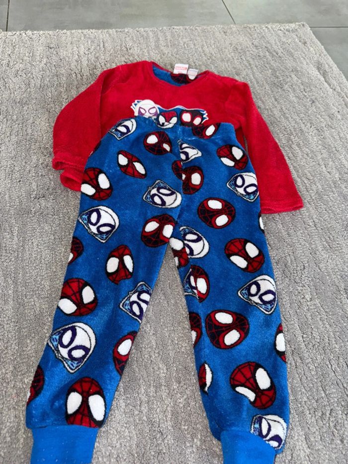 Pyjama garcons taille 104