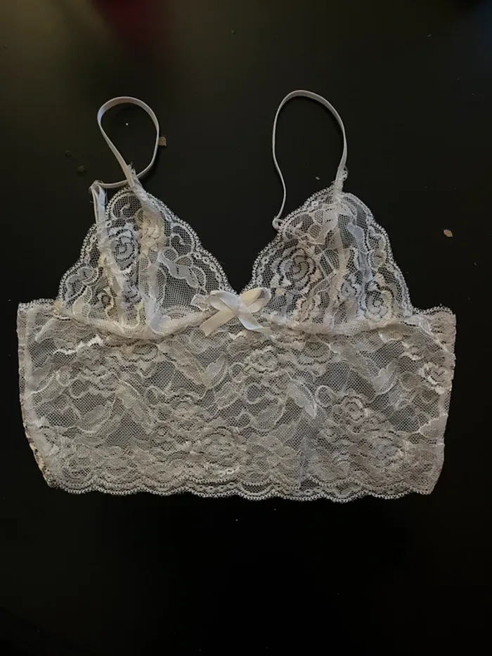 Top lingerie dentelle blanche - photo numéro 2