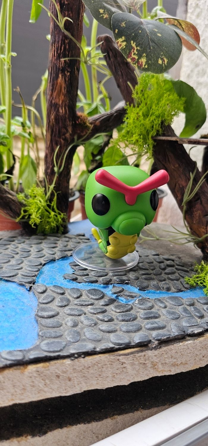 Super figurine Pokemon Nintendo chenipan pop