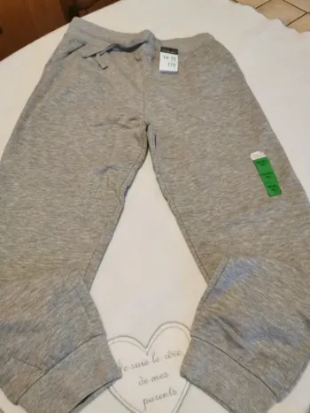 Pantalon 14 - 15 ans neuf