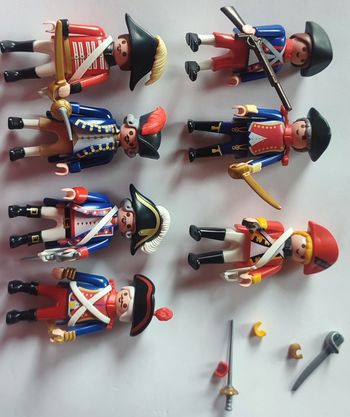 Lot de 7 Playmobil soldats et officiers historiques 