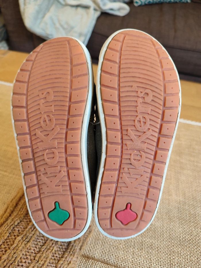Sandales fermées / baskets ouvertes à scratch Kickers en 30 - photo numéro 2