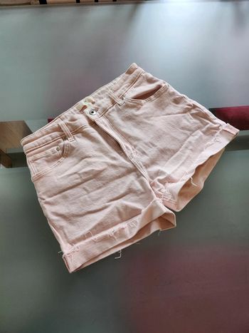 Joli Short en jean Rose pâle de marque H&M et de taille 38