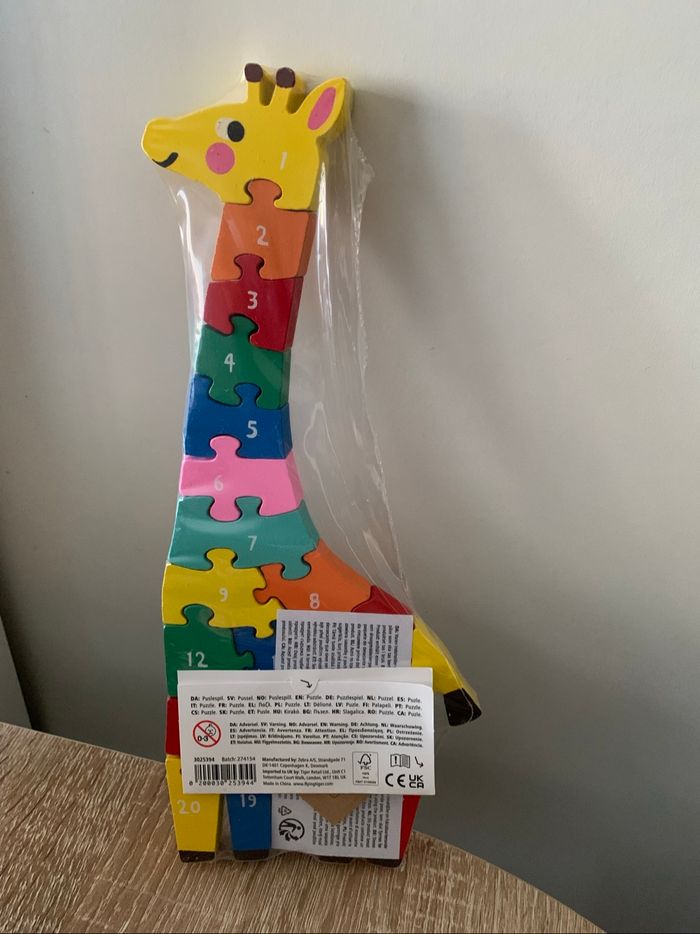 Puzzle des chiffres en bois girafe