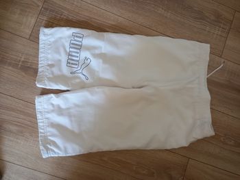 pantacourt blanc marque Puma taille 10 ans