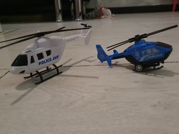 Lot  2 hélicoptères