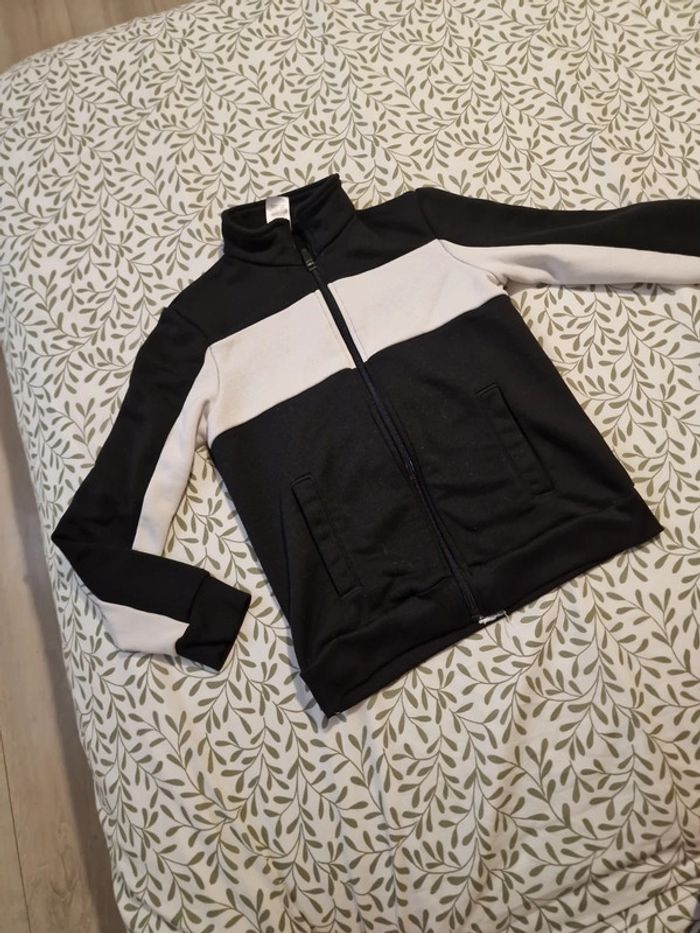 Veste zip Decathlon Taille 7 ans