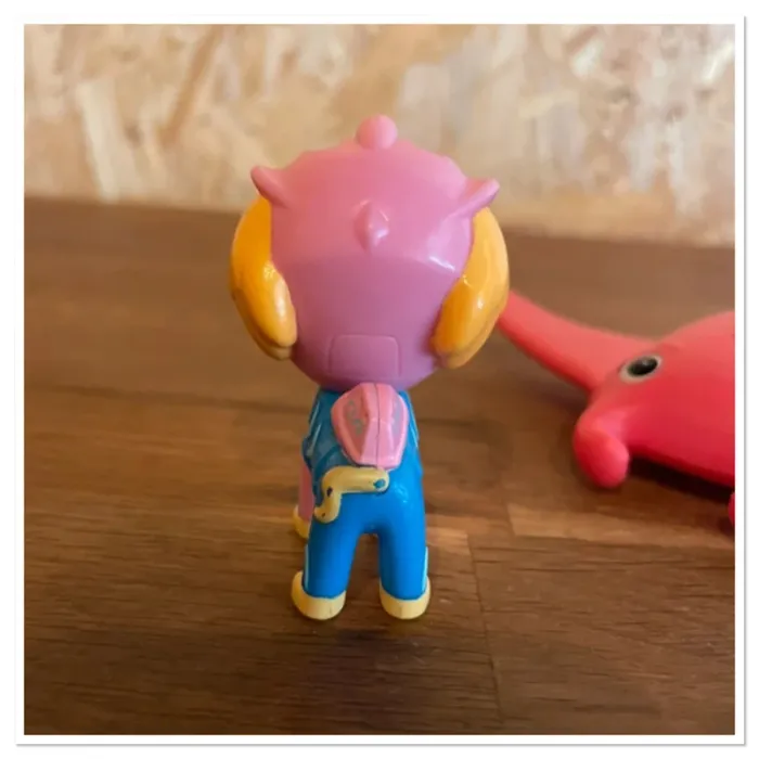 Idée Cadeau 🎁 Figurine Aqua Pups de Stella avec avec sa raie manta de la Pat Patrouille Paw Patrol - photo numéro 5