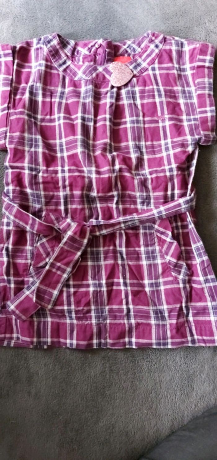 Robe avec petit cœur brillant