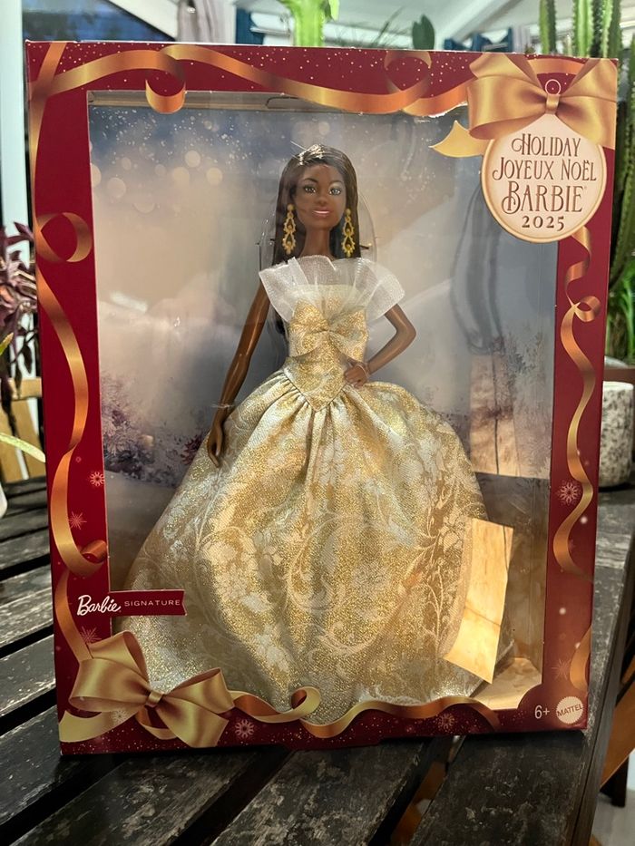 Barbie joyeux Noël 2025 afro neuf