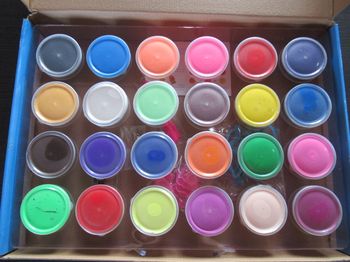 24 pots pâte à modeler Pataforme + 50 accessoires neuf art & kraft