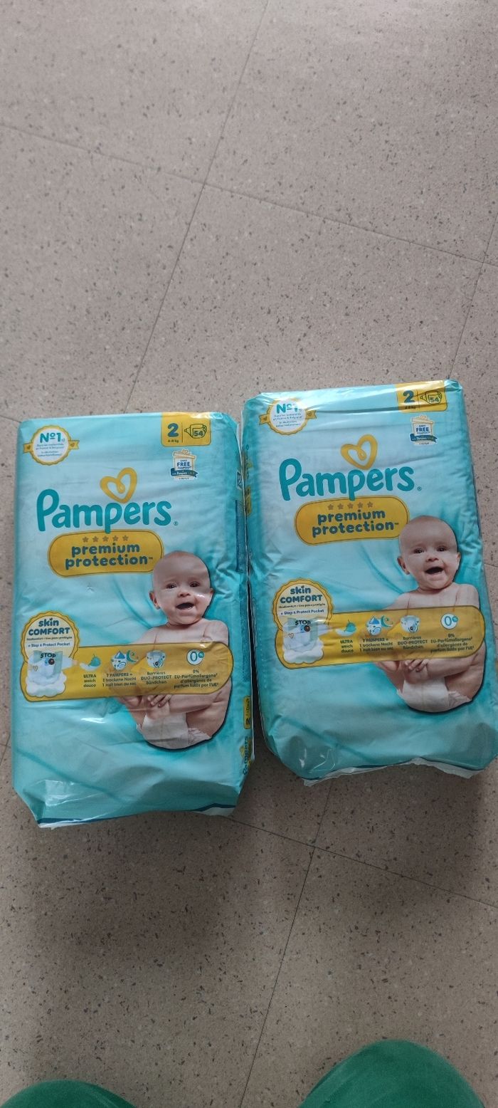 Lots 2 paquets de couches Pampers premium protection T2