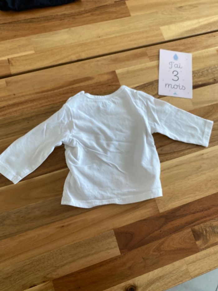 Lot t-shirts et pantalon - photo numéro 16