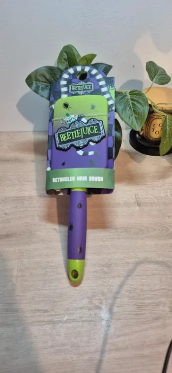 Brosse à cheveux beetlejuice